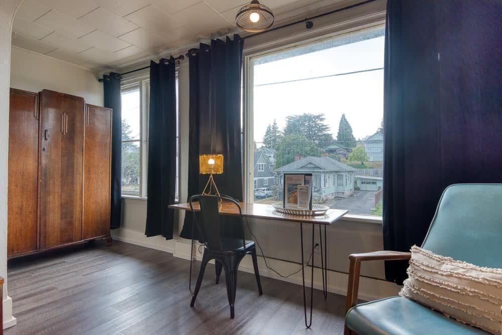 #Stayinmydistrict Historic Apartment Near Downtown Coos Bay Exterior photo