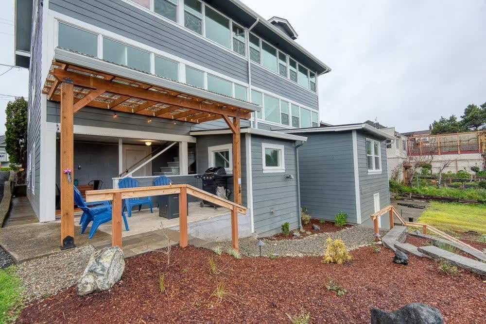 #Stayinmydistrict Historic Apartment Near Downtown Coos Bay Exterior photo